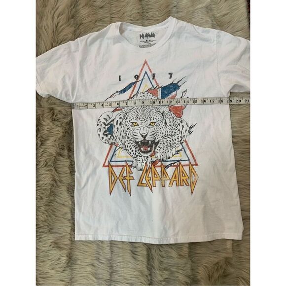 Def Leppard Band Tee  Leopard Logo M - Picture 4 of 5